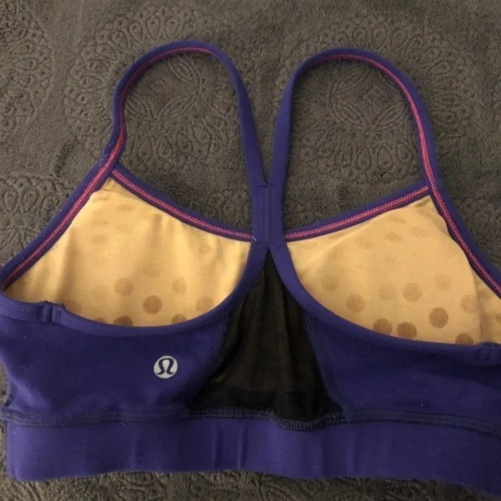 Lululemon sports bra size 4